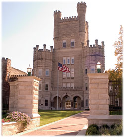 Eastern Illinois University crest.